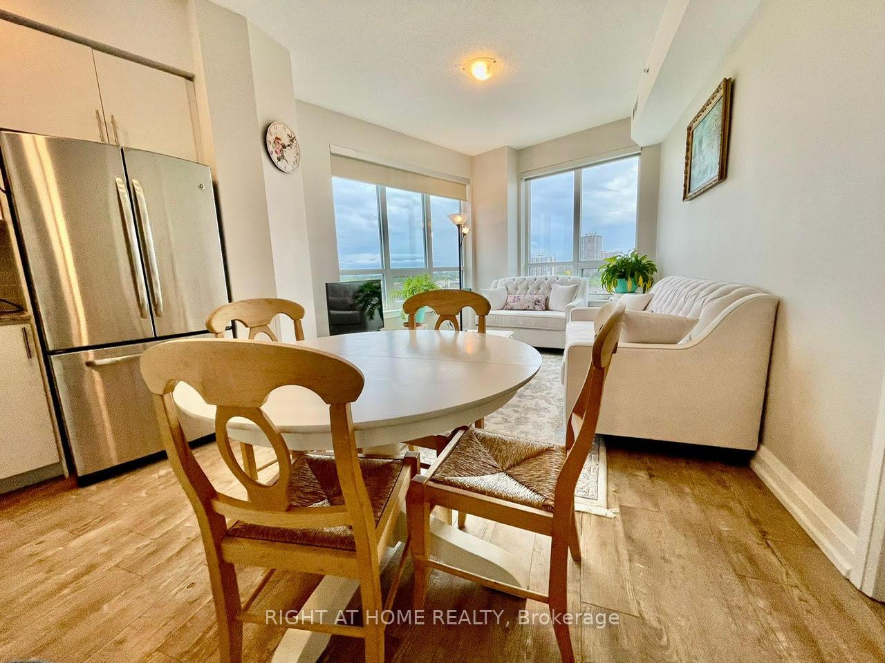 Photo 12 of Unit 726, 7161 Yonge Street, Markham, Grandview — HOMEH