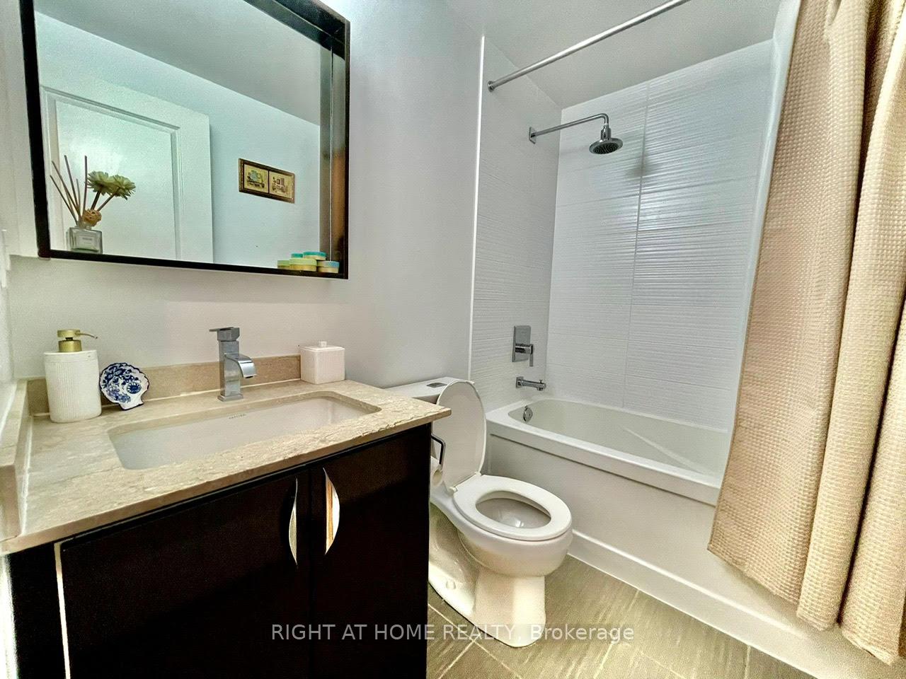 Photo 23 of Unit 726, 7161 Yonge Street, Markham, Grandview — HOMEH