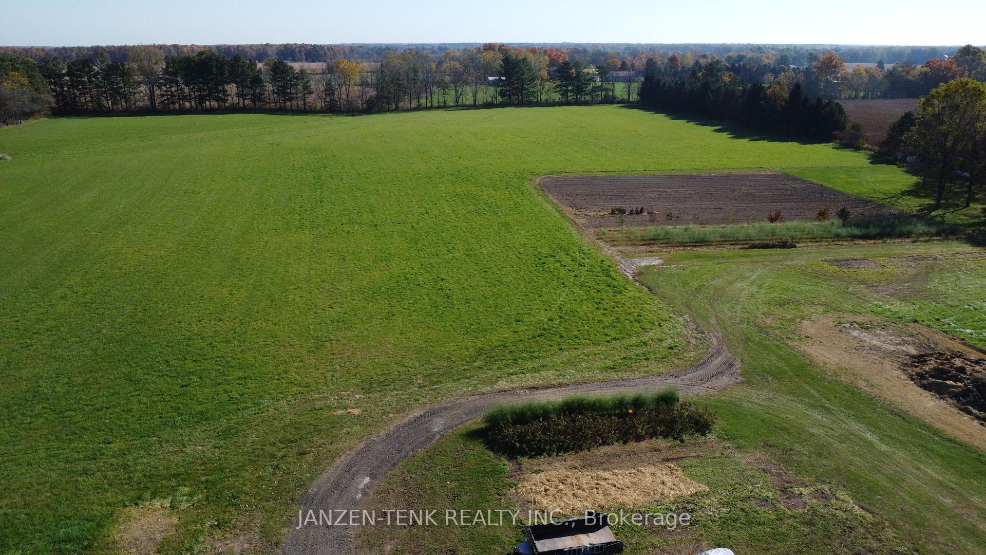 Photo 24 of 7654 Hacienda Road, Malahide, Rural Malahide — HOMEH