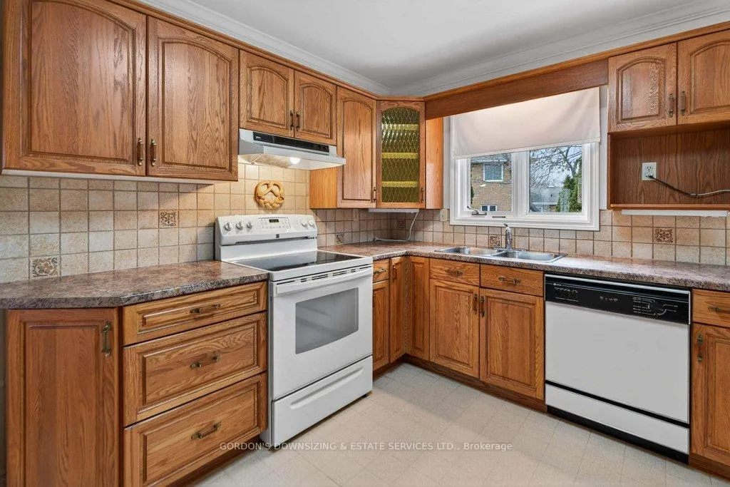 Photo 14 of 6 Wilmot Court, Belleville, Belleville Ward — HOMEH