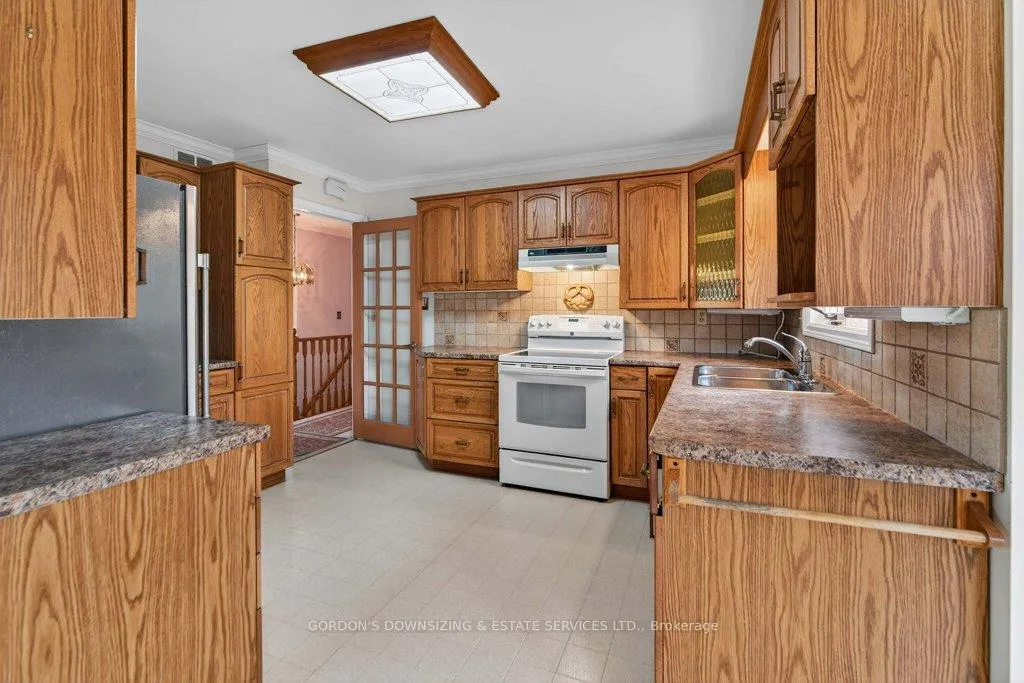 Photo 17 of 6 Wilmot Court, Belleville, Belleville Ward — HOMEH