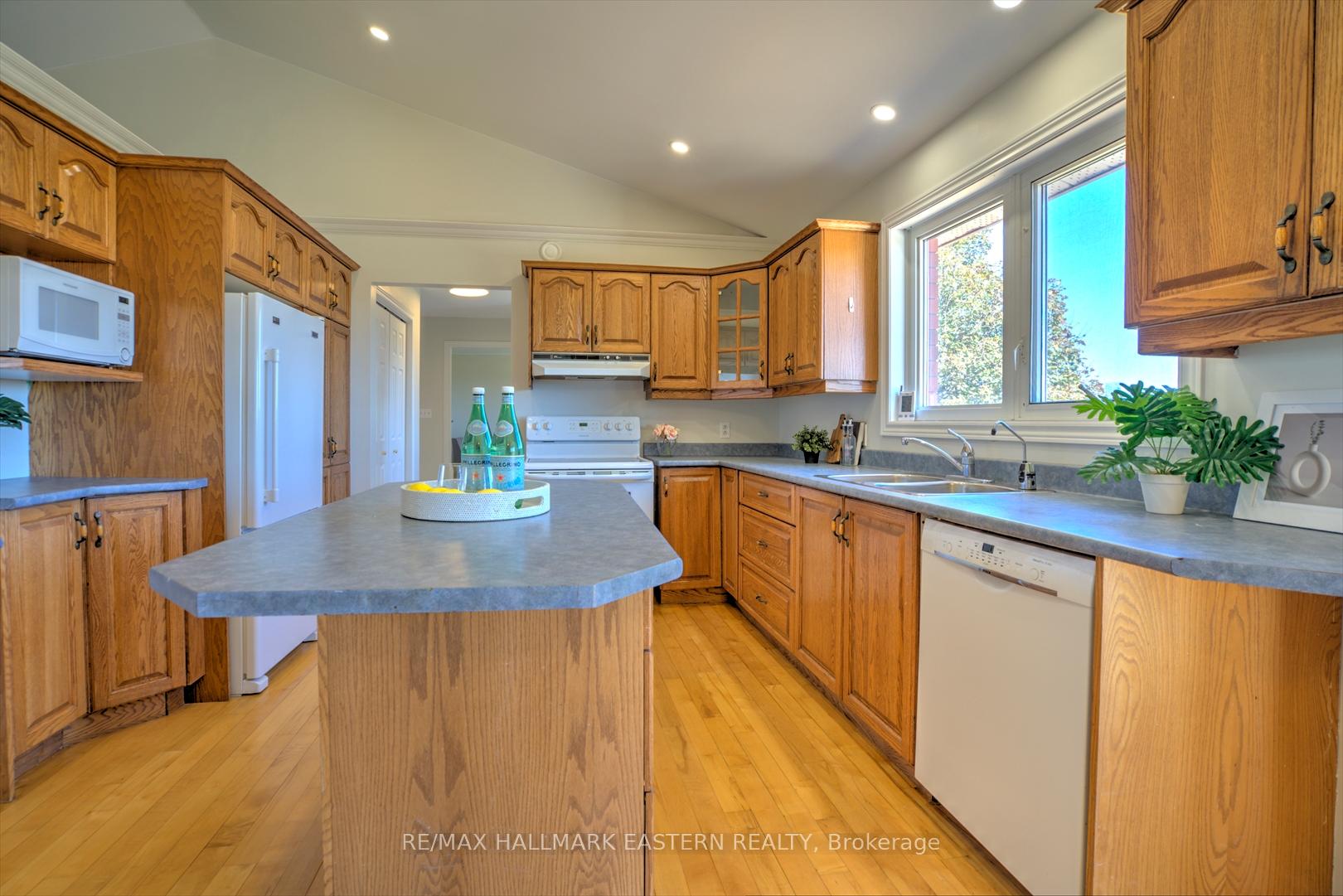 Photo 16 of 1327 County Road 4, Douro-Dummer — HOMEH