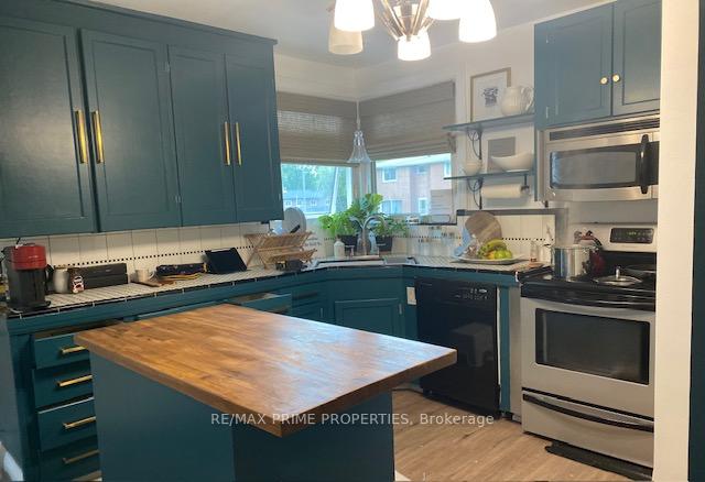 Photo 4 of Unit Upper, 199 Owen Street, Barrie, Wellington — HOMEH