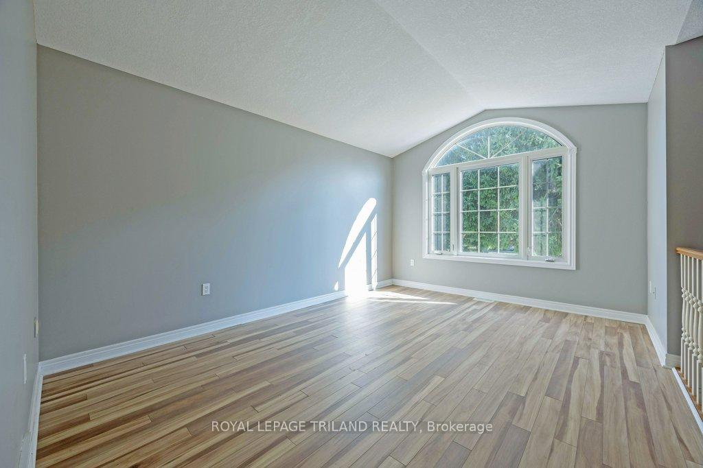 Photo 3 of 170 Woodworth Avenue, St. Thomas — HOMEH