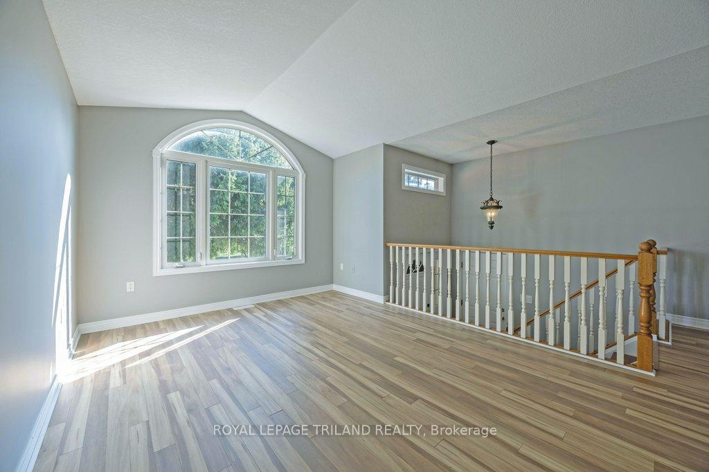 Photo 4 of 170 Woodworth Avenue, St. Thomas — HOMEH