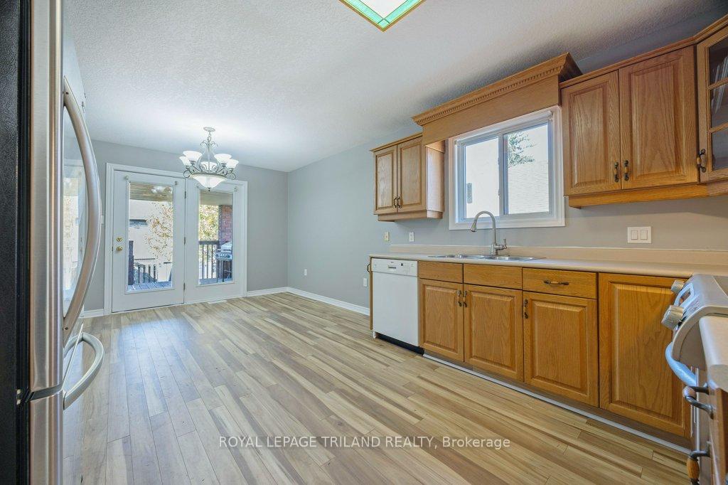 Photo 5 of 170 Woodworth Avenue, St. Thomas — HOMEH
