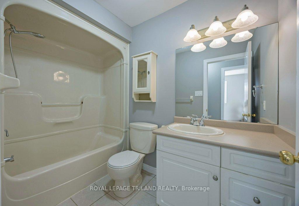 Photo 13 of 170 Woodworth Avenue, St. Thomas — HOMEH