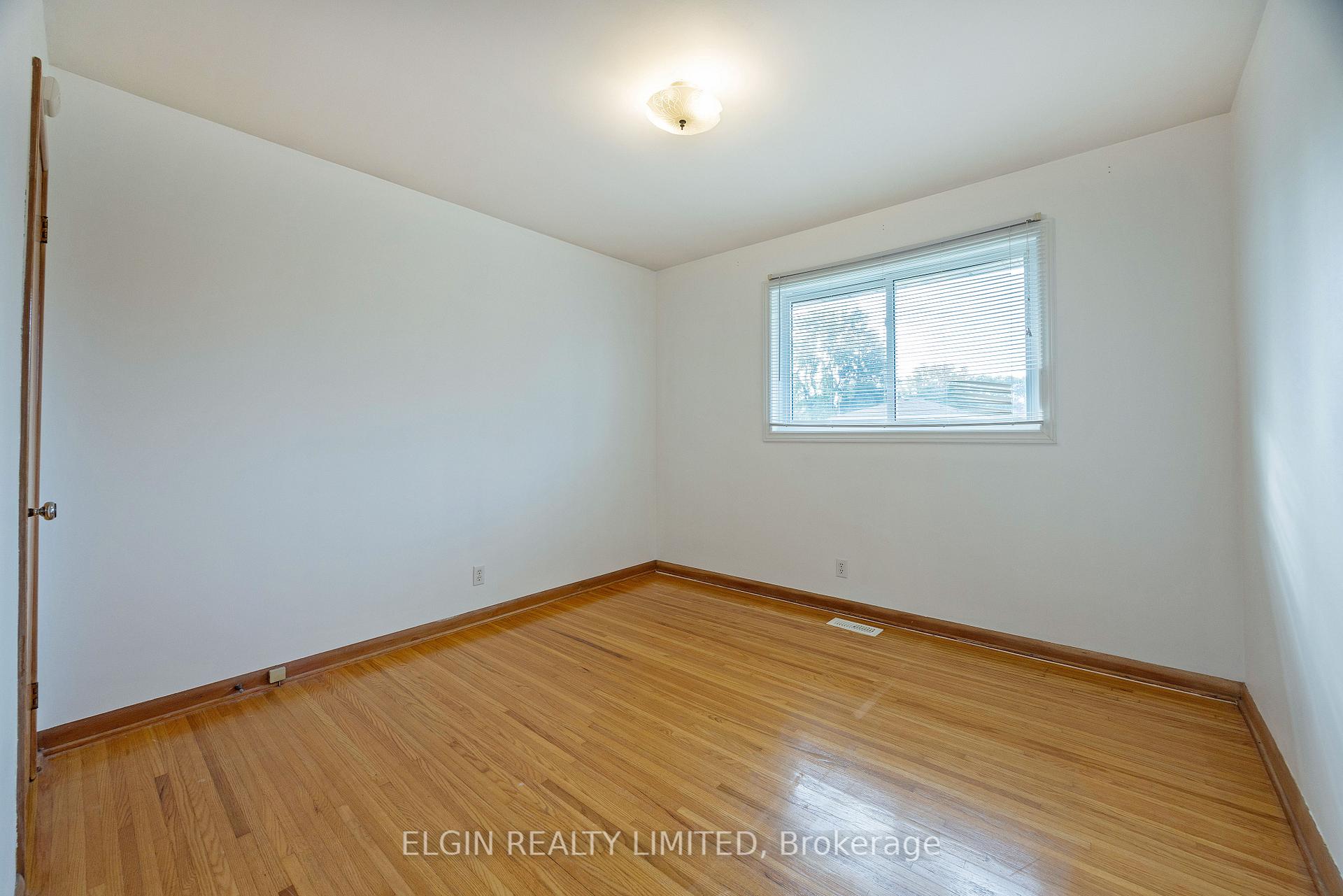 Photo 13 of 178 Myrtle Street, St. Thomas — HOMEH