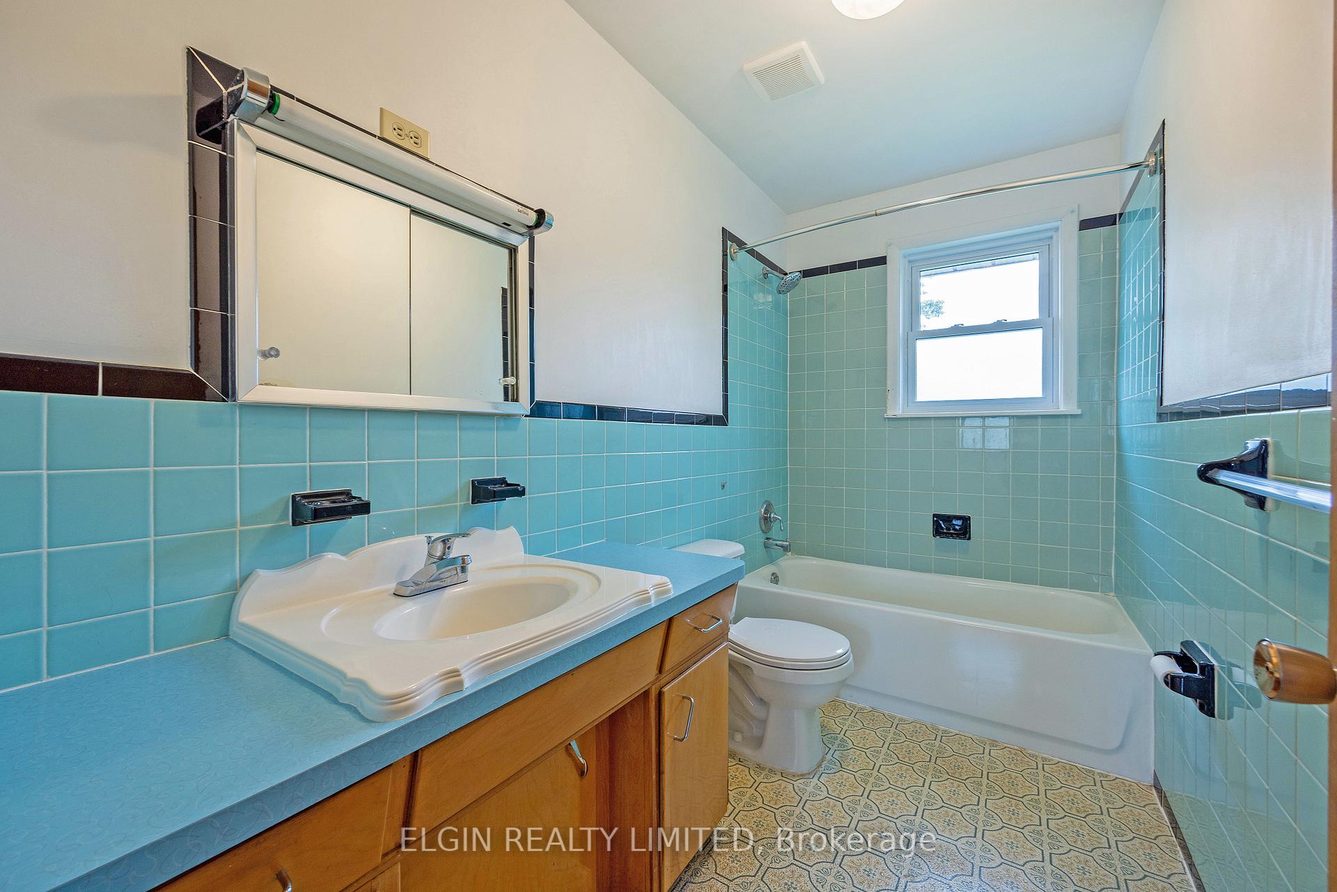 Photo 16 of 178 Myrtle Street, St. Thomas — HOMEH