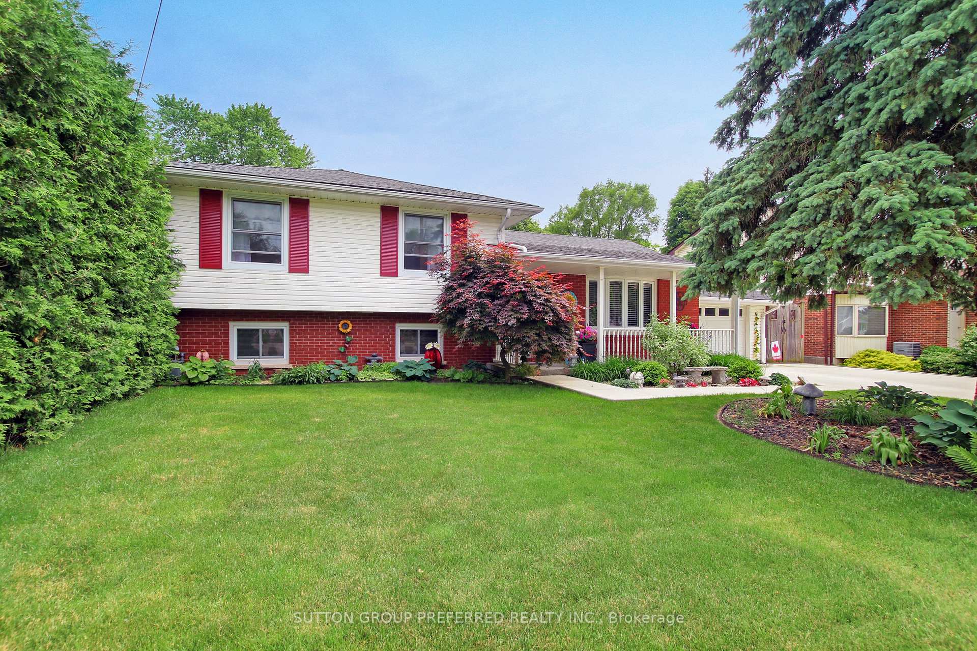 Photo 2 of 211 Union Street, Central Elgin, Belmont — HOMEH