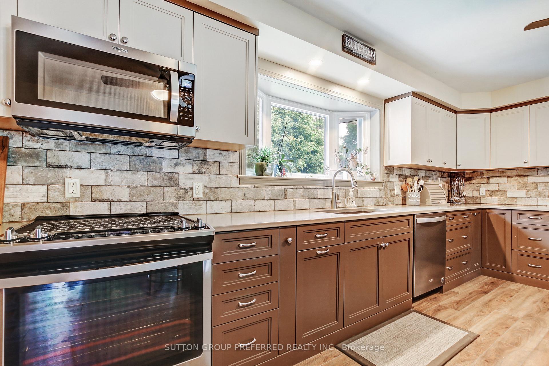 Photo 4 of 211 Union Street, Central Elgin, Belmont — HOMEH
