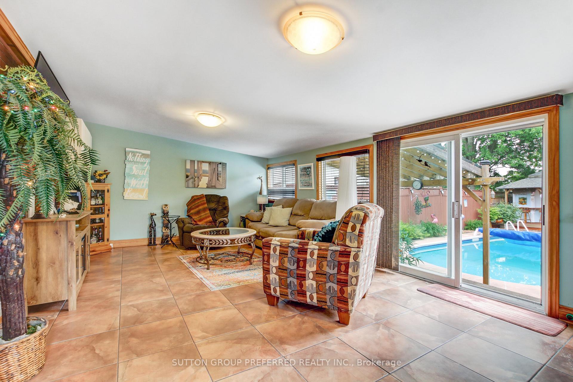 Photo 12 of 211 Union Street, Central Elgin, Belmont — HOMEH
