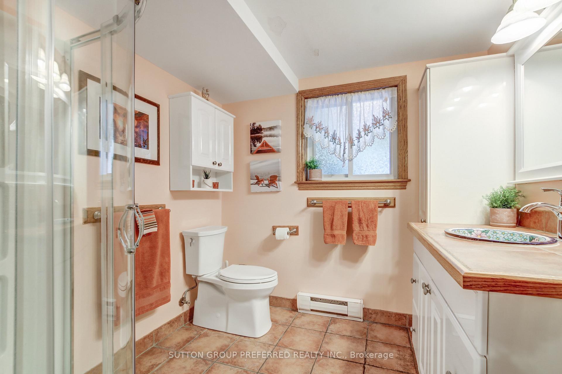 Photo 15 of 211 Union Street, Central Elgin, Belmont — HOMEH
