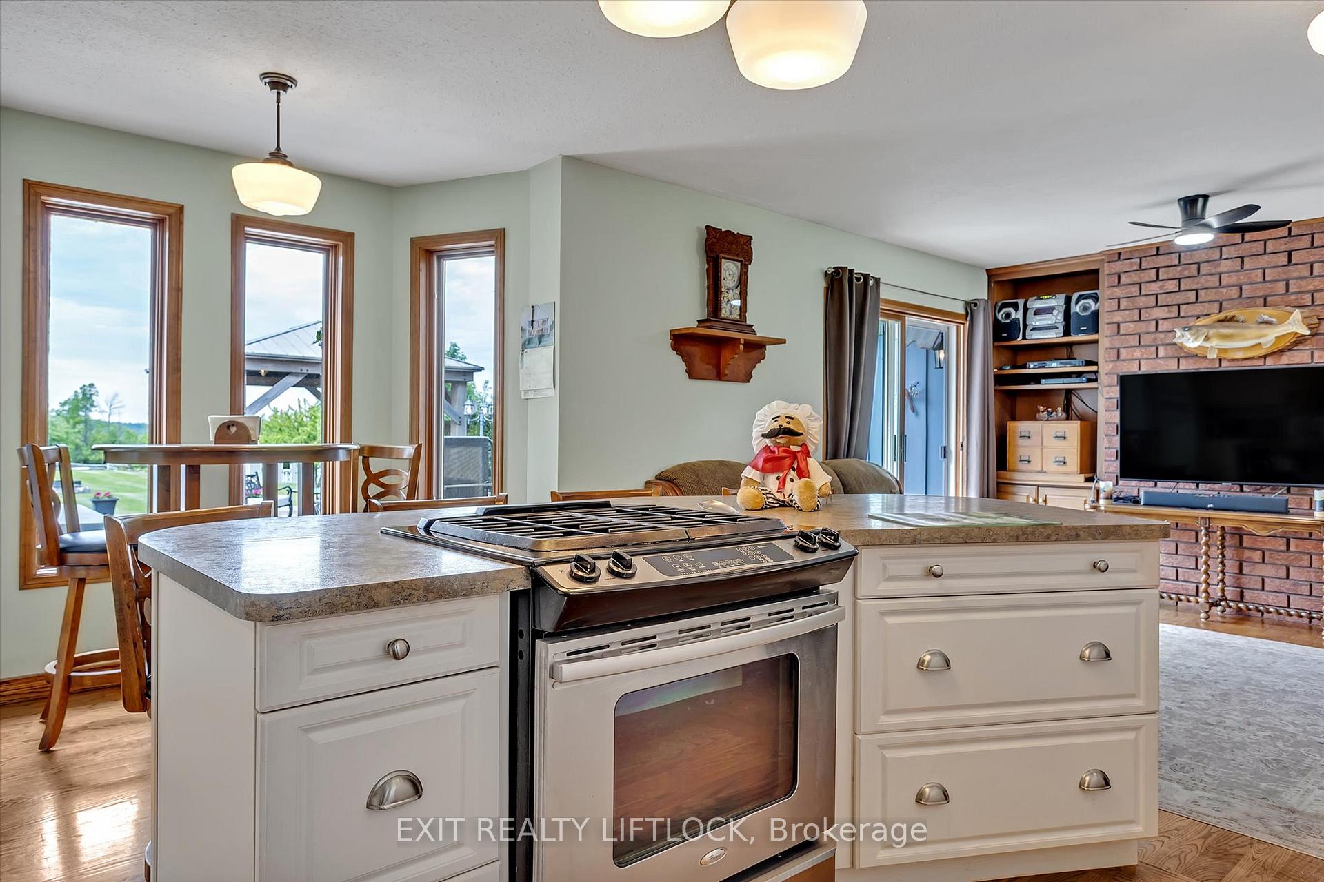 Photo 9 of 890 Stewart Line, Cavan Monaghan, Cavan Twp — HOMEH