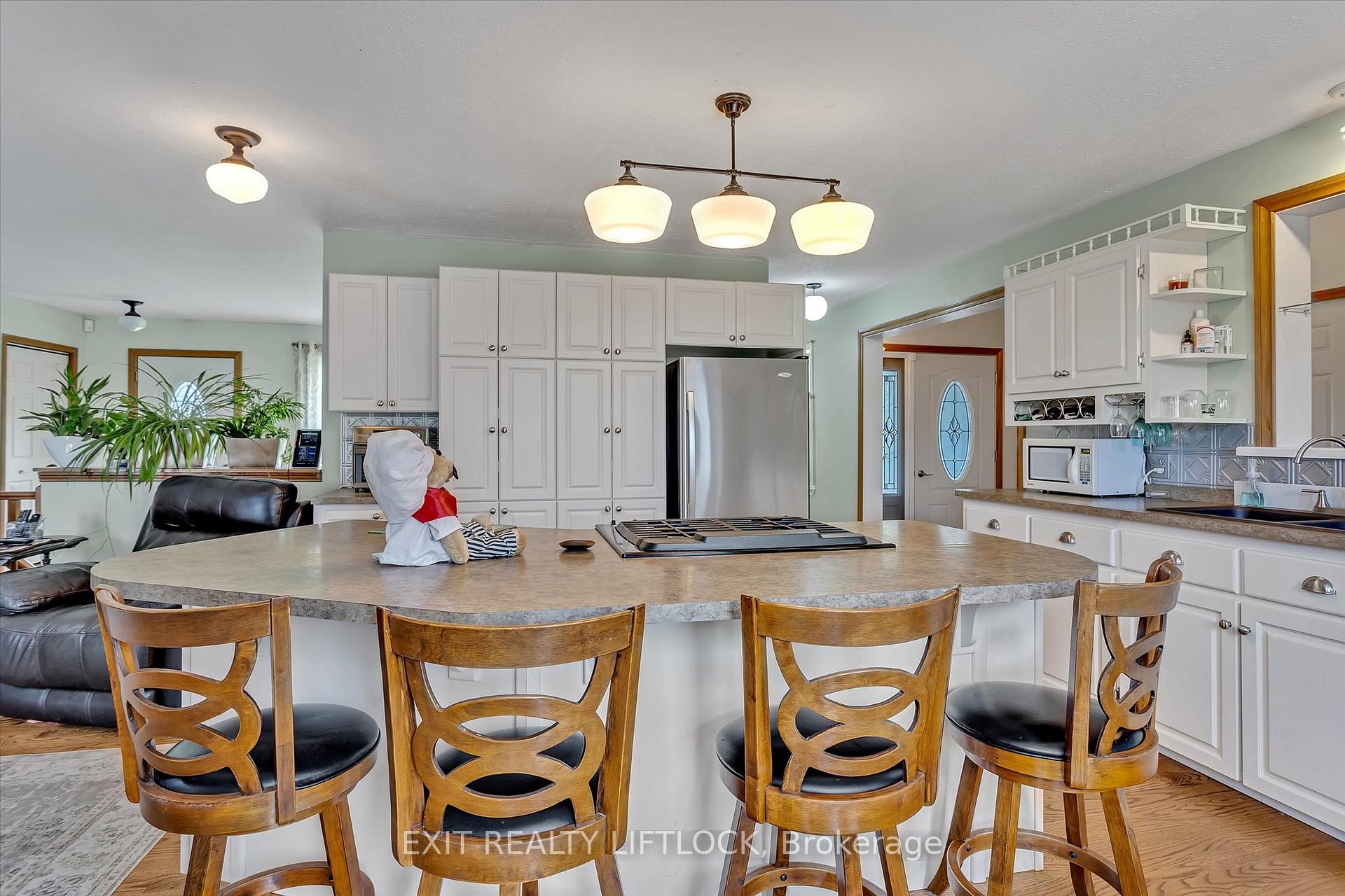 Photo 10 of 890 Stewart Line, Cavan Monaghan, Cavan Twp — HOMEH