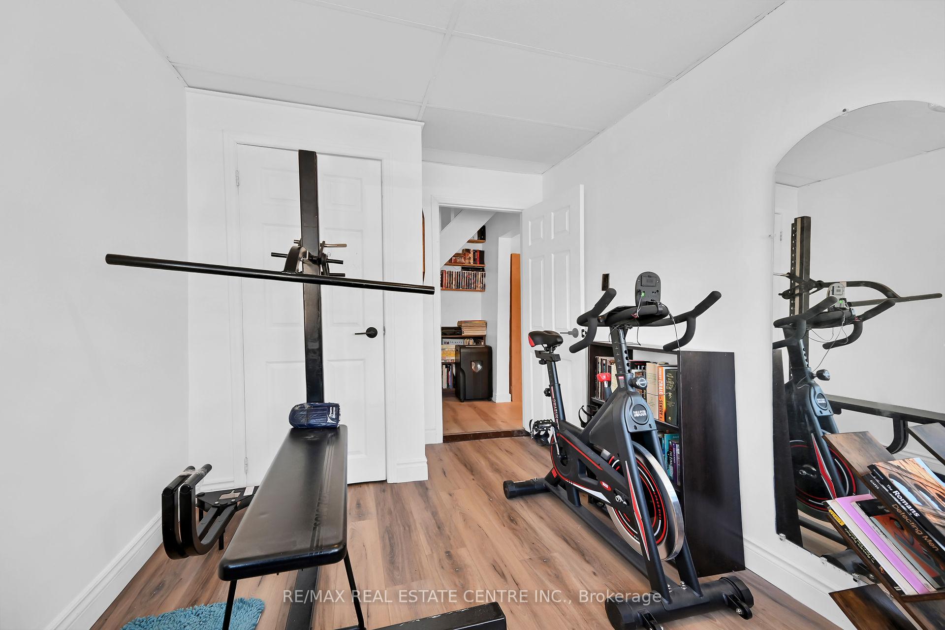 Photo 19 of 64 Argyle Avenue, Hamilton, Crown Point — HOMEH