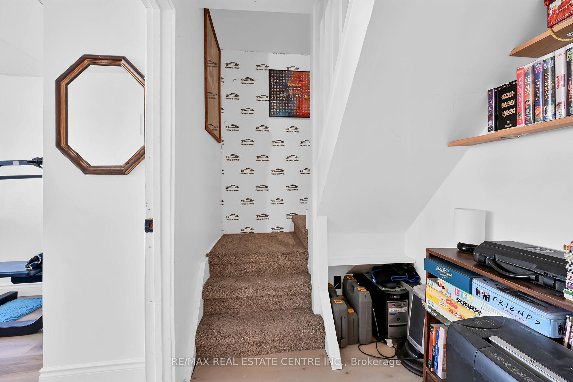 Photo 21 of 64 Argyle Avenue, Hamilton, Crown Point — HOMEH