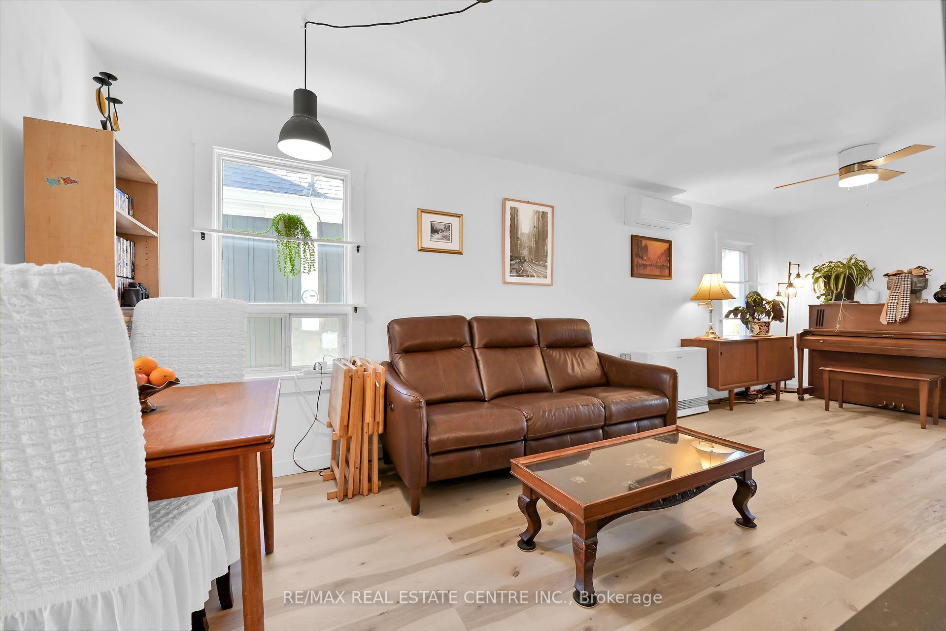 Photo 32 of 64 Argyle Avenue, Hamilton, Crown Point — HOMEH