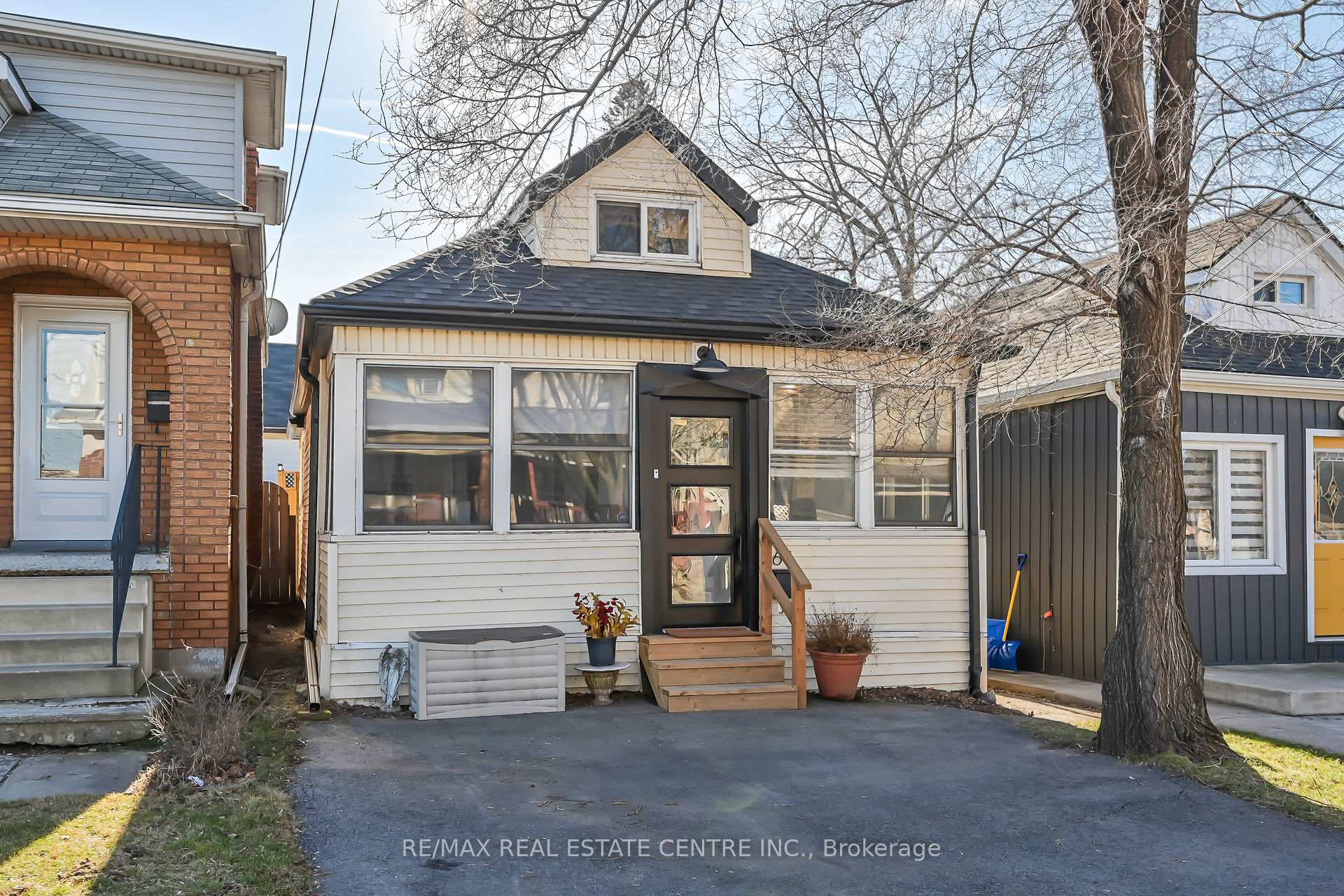 Photo 65 of 64 Argyle Avenue, Hamilton, Crown Point — HOMEH