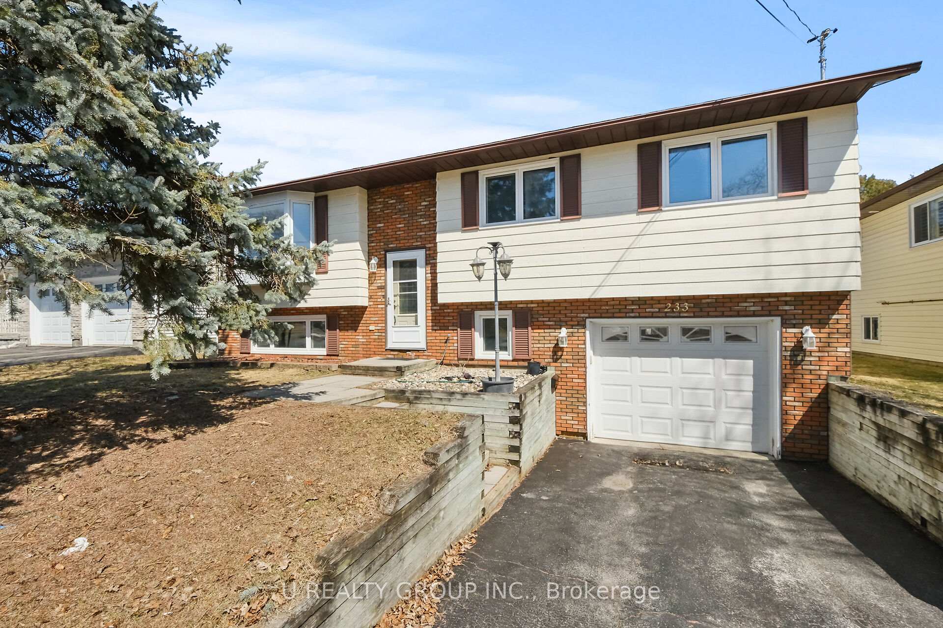 Photo 3 of 233 Sarah Street, Carleton Place — HOMEH