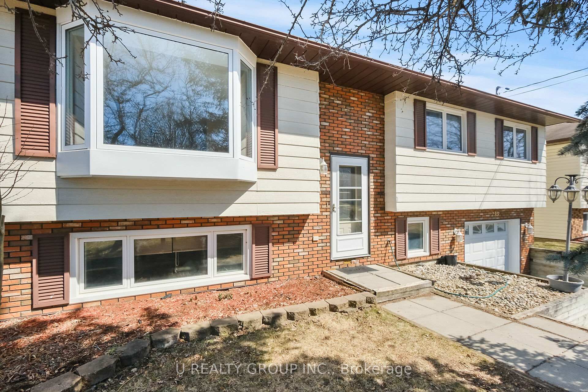 Photo 4 of 233 Sarah Street, Carleton Place — HOMEH