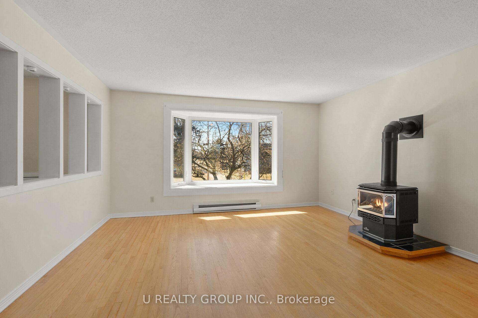 Photo 8 of 233 Sarah Street, Carleton Place — HOMEH