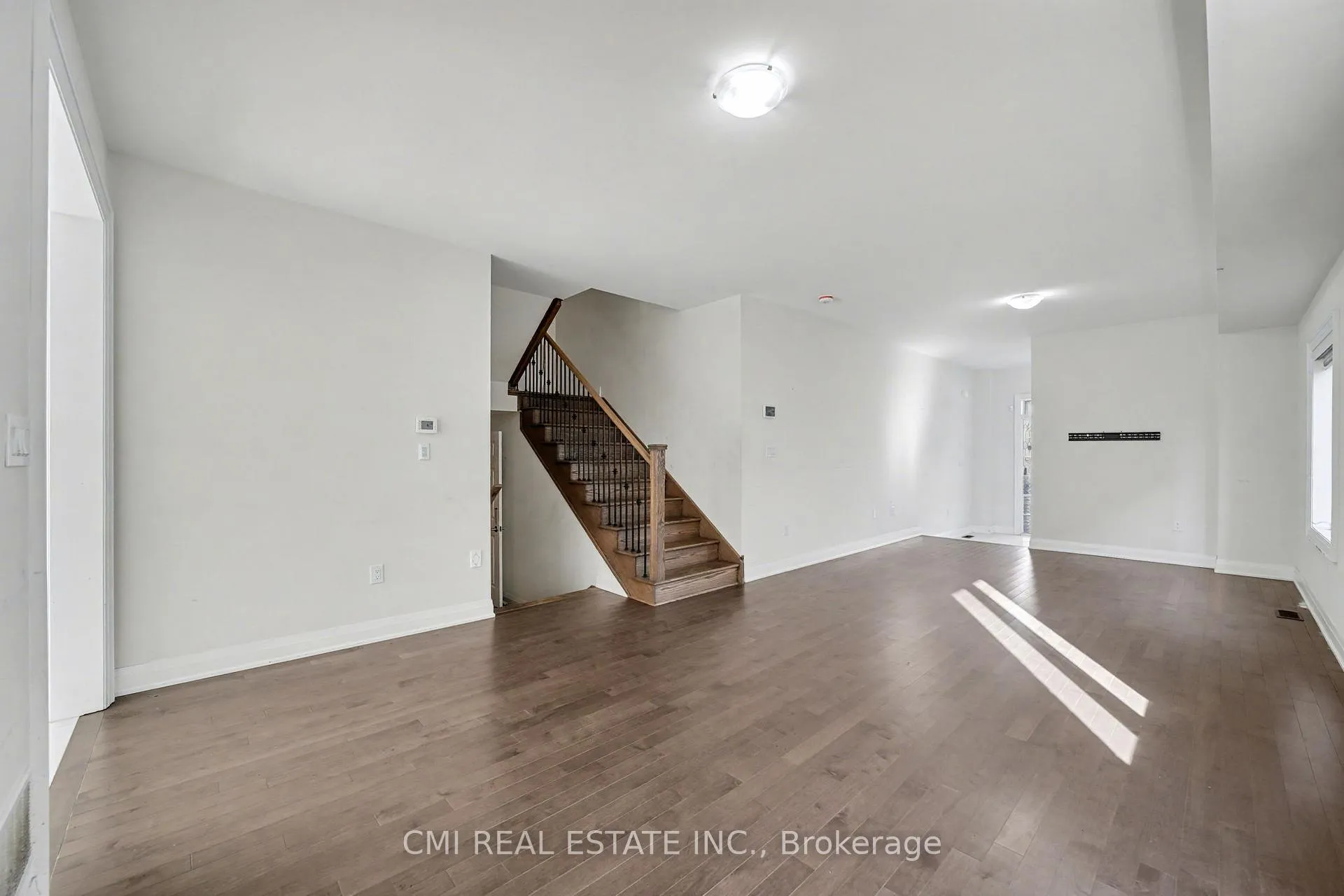 Photo 6 of 343 Northglen Boulevard W, Clarington, Bowmanville — HOMEH