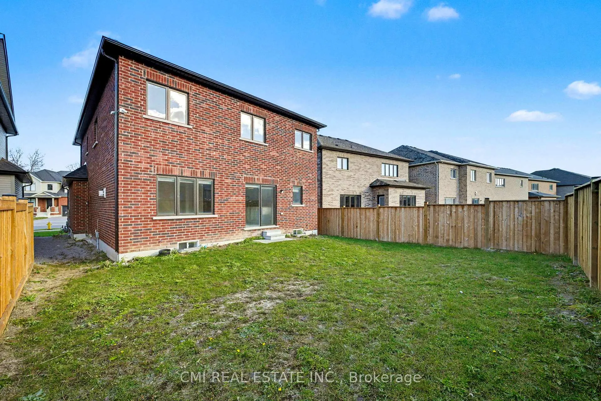 Photo 11 of 343 Northglen Boulevard W, Clarington, Bowmanville — HOMEH
