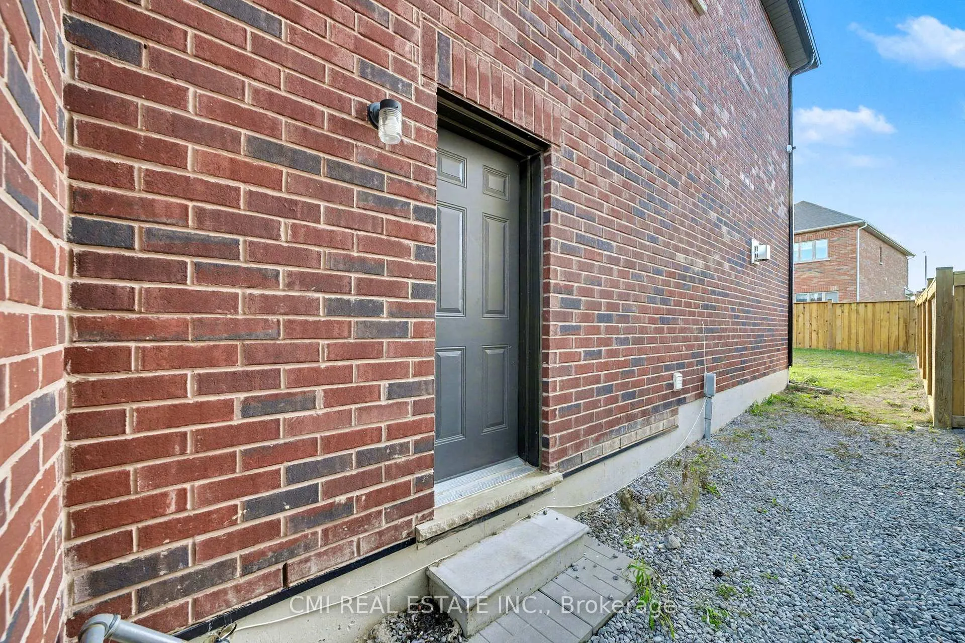 Photo 12 of 343 Northglen Boulevard W, Clarington, Bowmanville — HOMEH