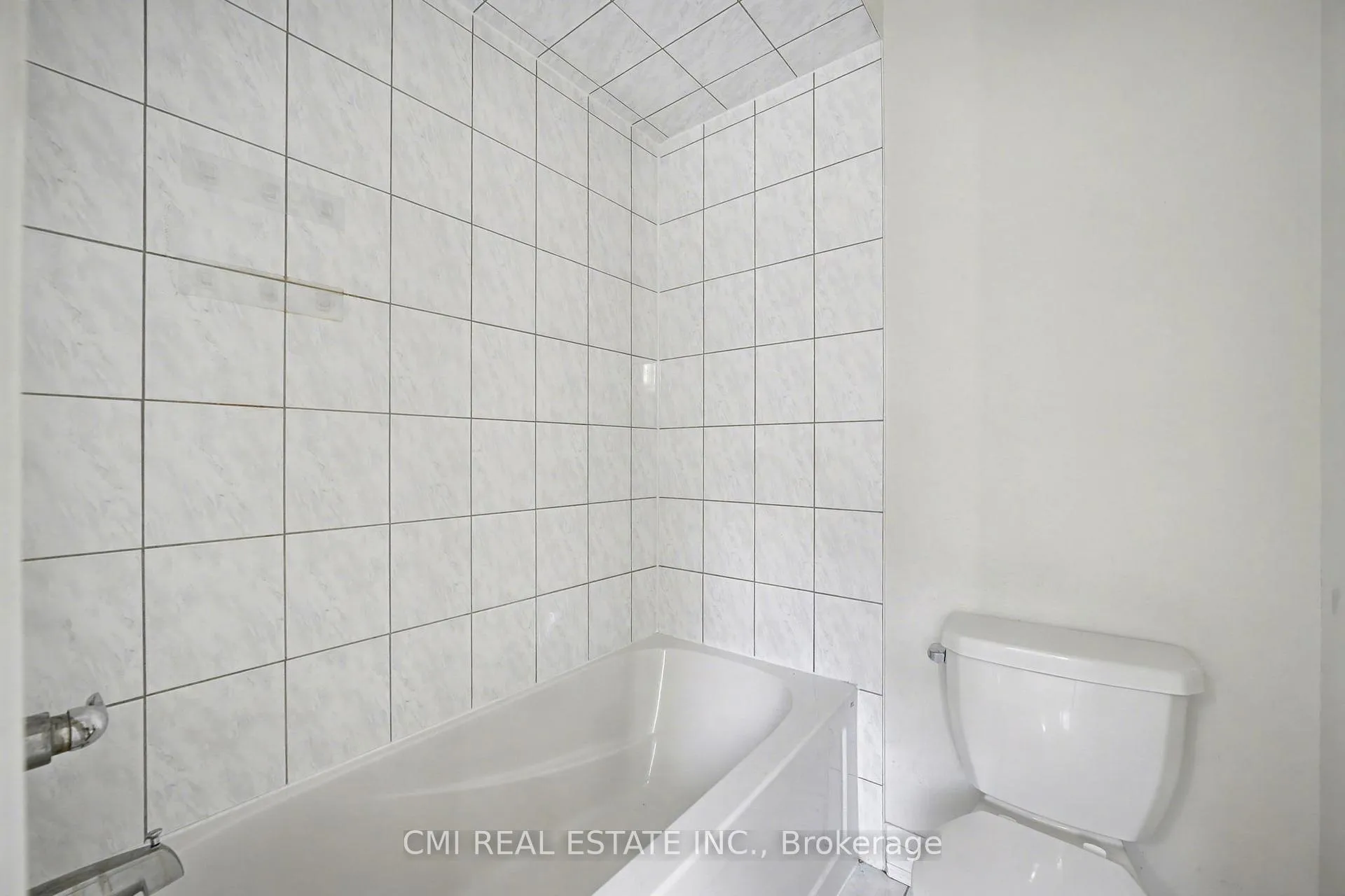 Photo 37 of 343 Northglen Boulevard W, Clarington, Bowmanville — HOMEH