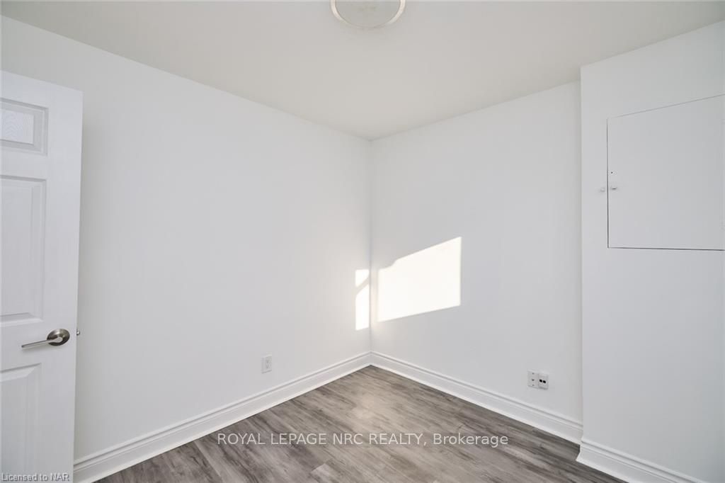 Photo 11 of 79 Bunting Road, St. Catharines, E. Chester — HOMEH