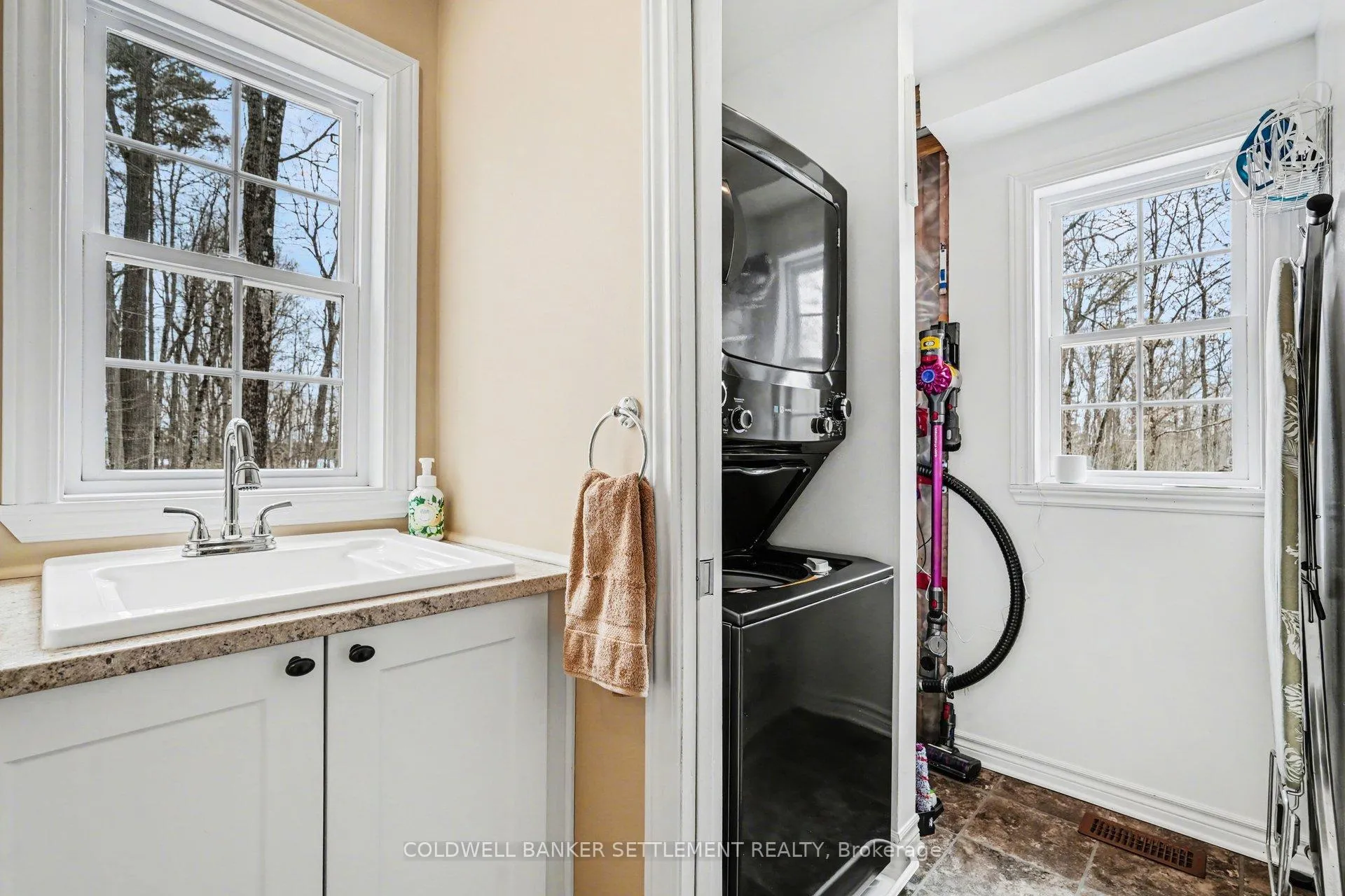 Photo 21 of 200 Walnut Point Road, Rideau Lakes, Rideau Lakes (South Crosby) Twp — HOMEH