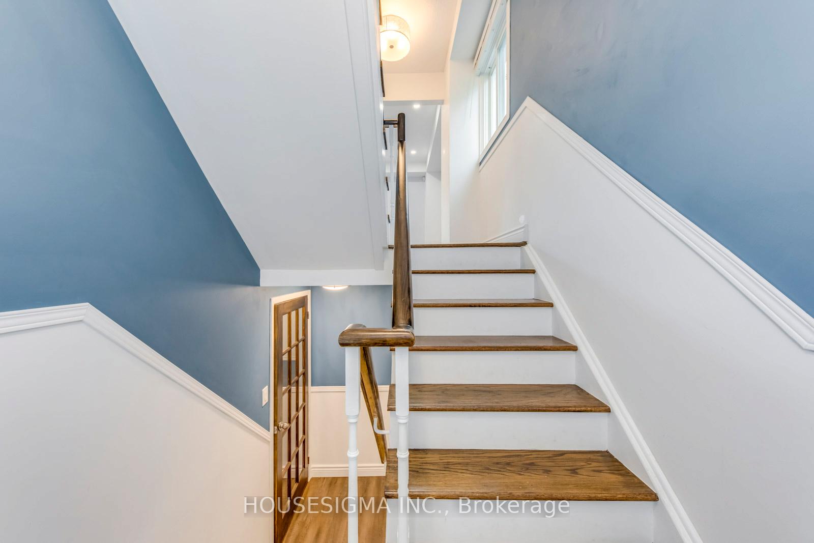Photo 3 of 7 Wright Crescent, Ajax, Central — HOMEH