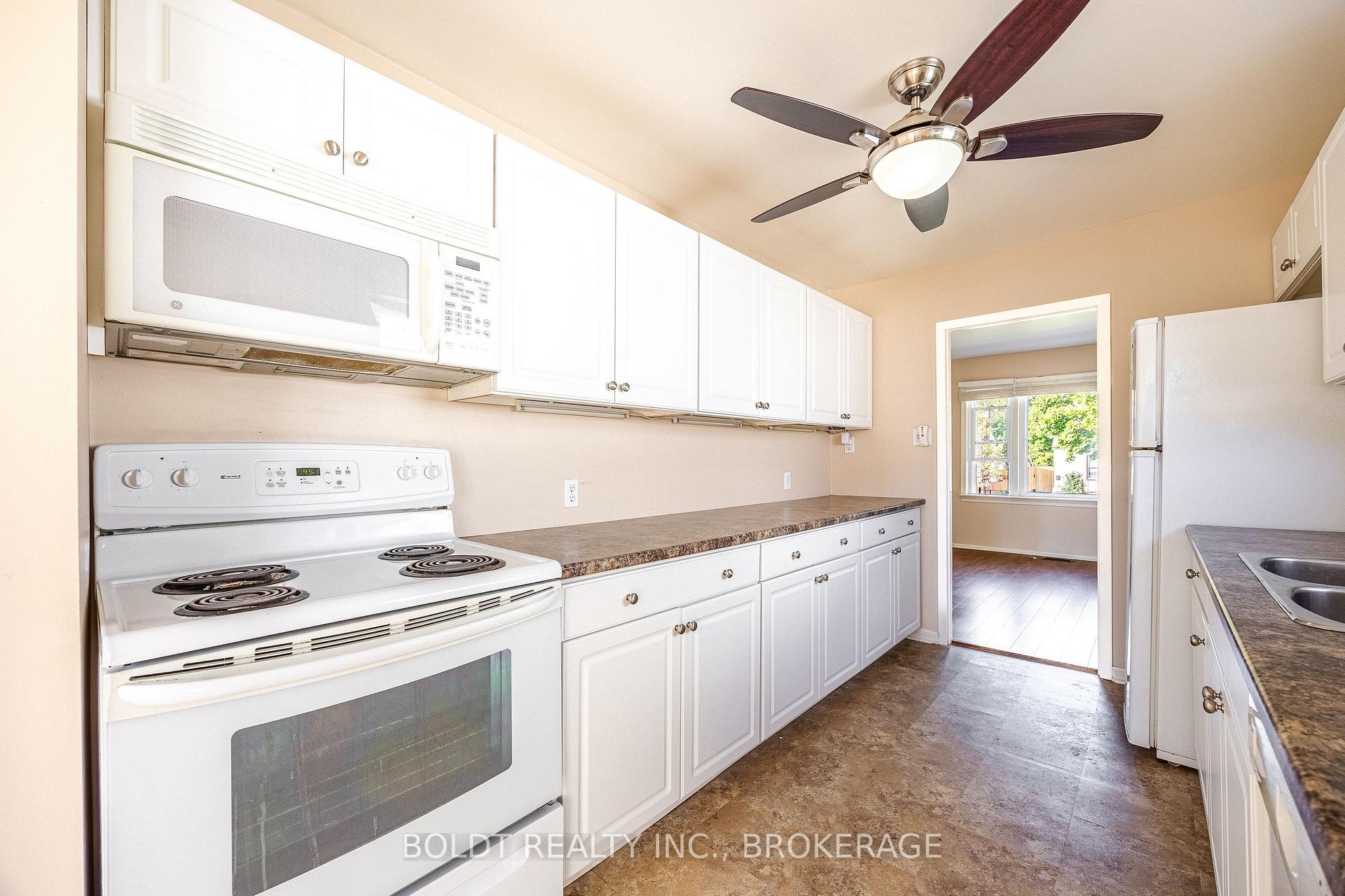 Photo 13 of 28 Shakespeare Avenue, St. Catharines, Haig — HOMEH