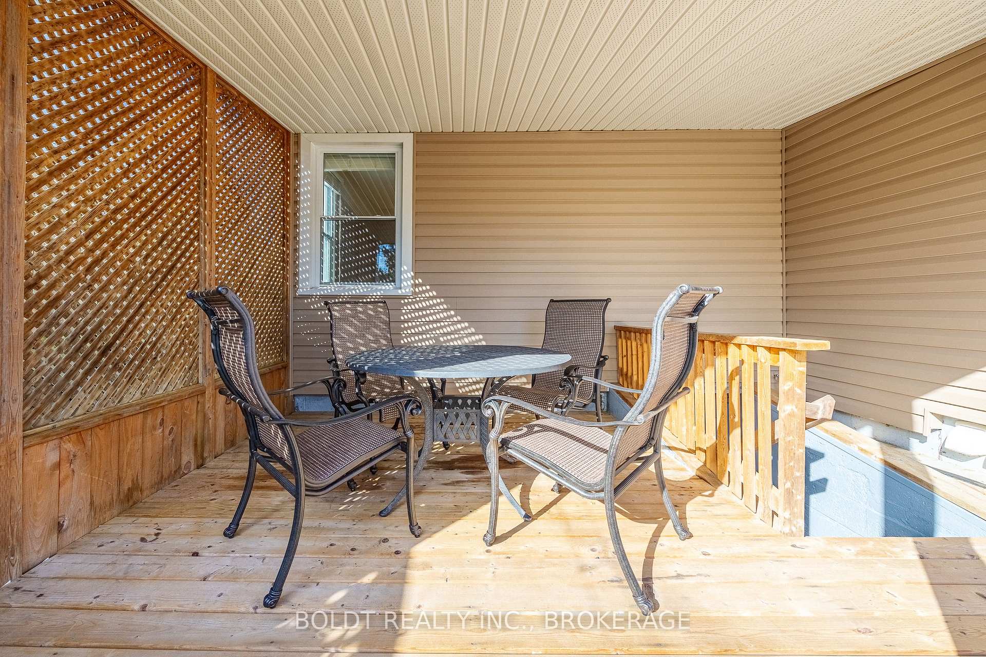 Photo 16 of 28 Shakespeare Avenue, St. Catharines, Haig — HOMEH