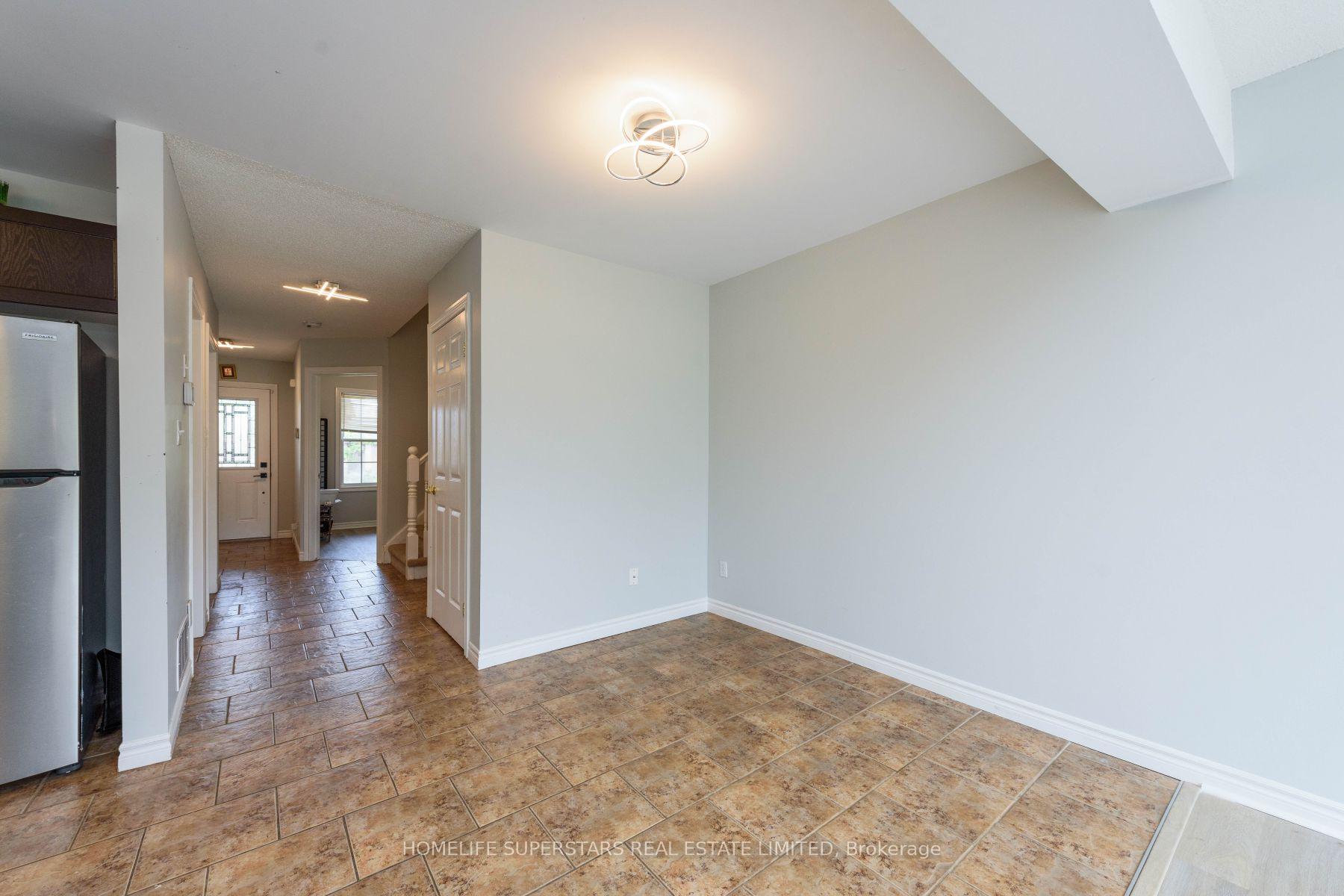 Photo 5 of 59 Thames Way, Hamilton, Mount Hope — HOMEH