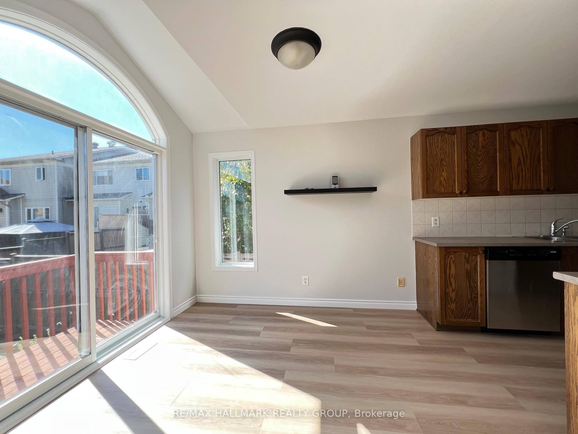 Photo 10 of 4 Valemont St Street, Ottawa, Barrhaven East — HOMEH