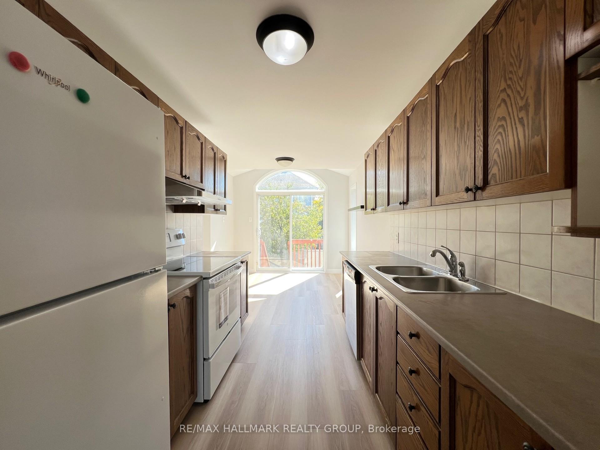 Photo 12 of 4 Valemont St Street, Ottawa, Barrhaven East — HOMEH