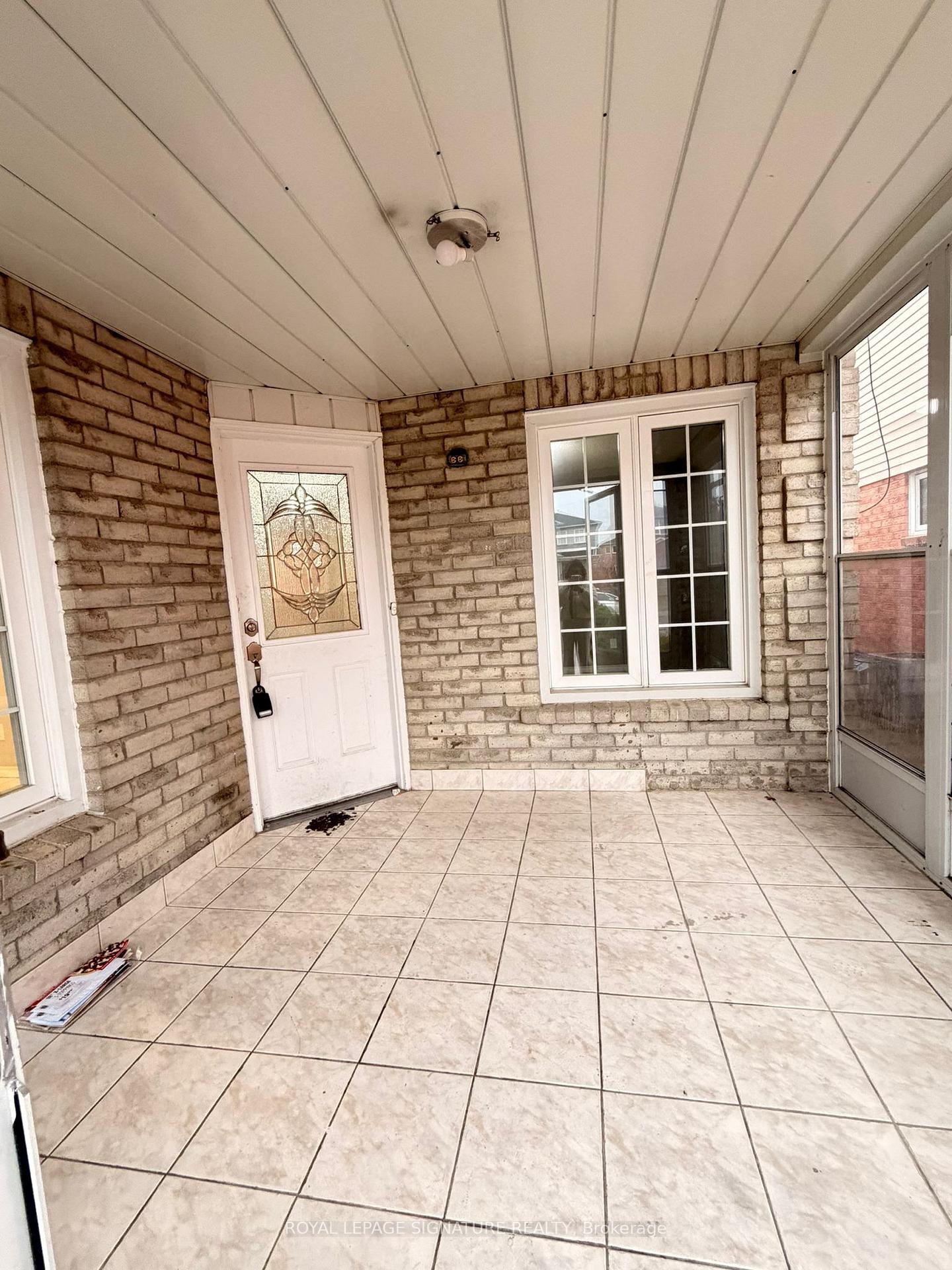 Photo 2 of Unit Upper, 64 Woodside Court, Brampton, Fletcher's Creek South — HOMEH