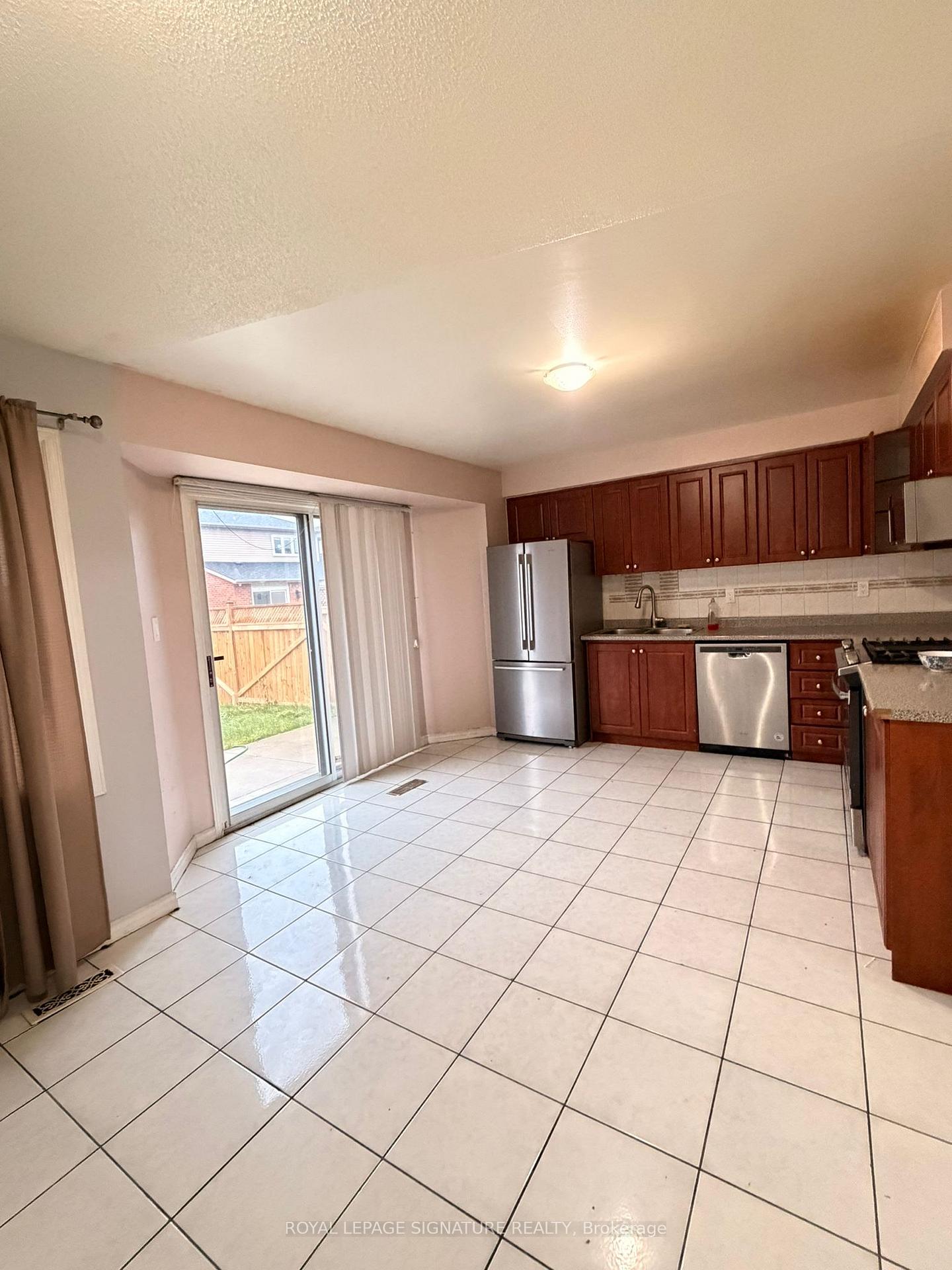 Photo 12 of Unit Upper, 64 Woodside Court, Brampton, Fletcher's Creek South — HOMEH