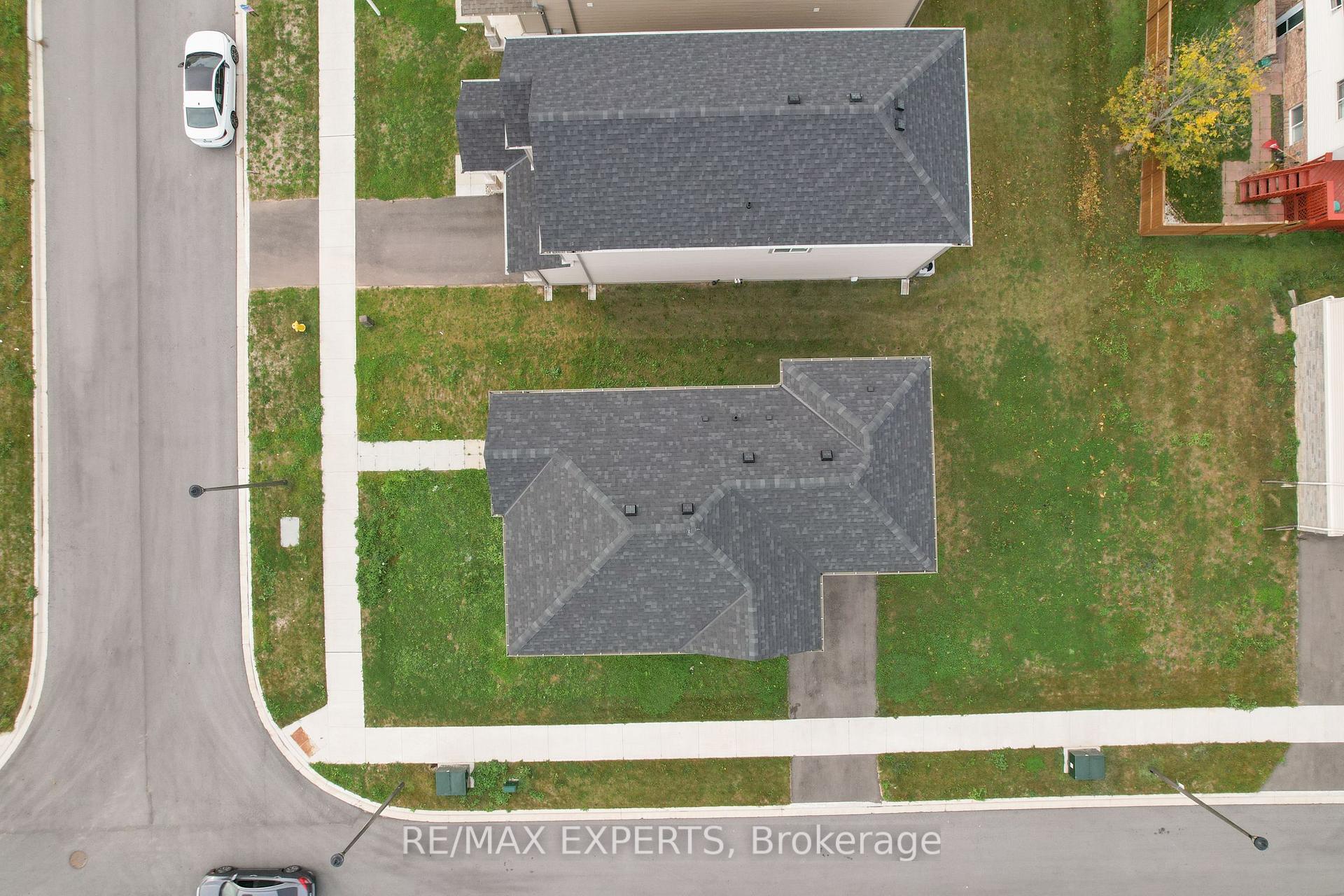 Photo 5 of 2 Bromley Drive, St. Catharines, Port Weller — HOMEH