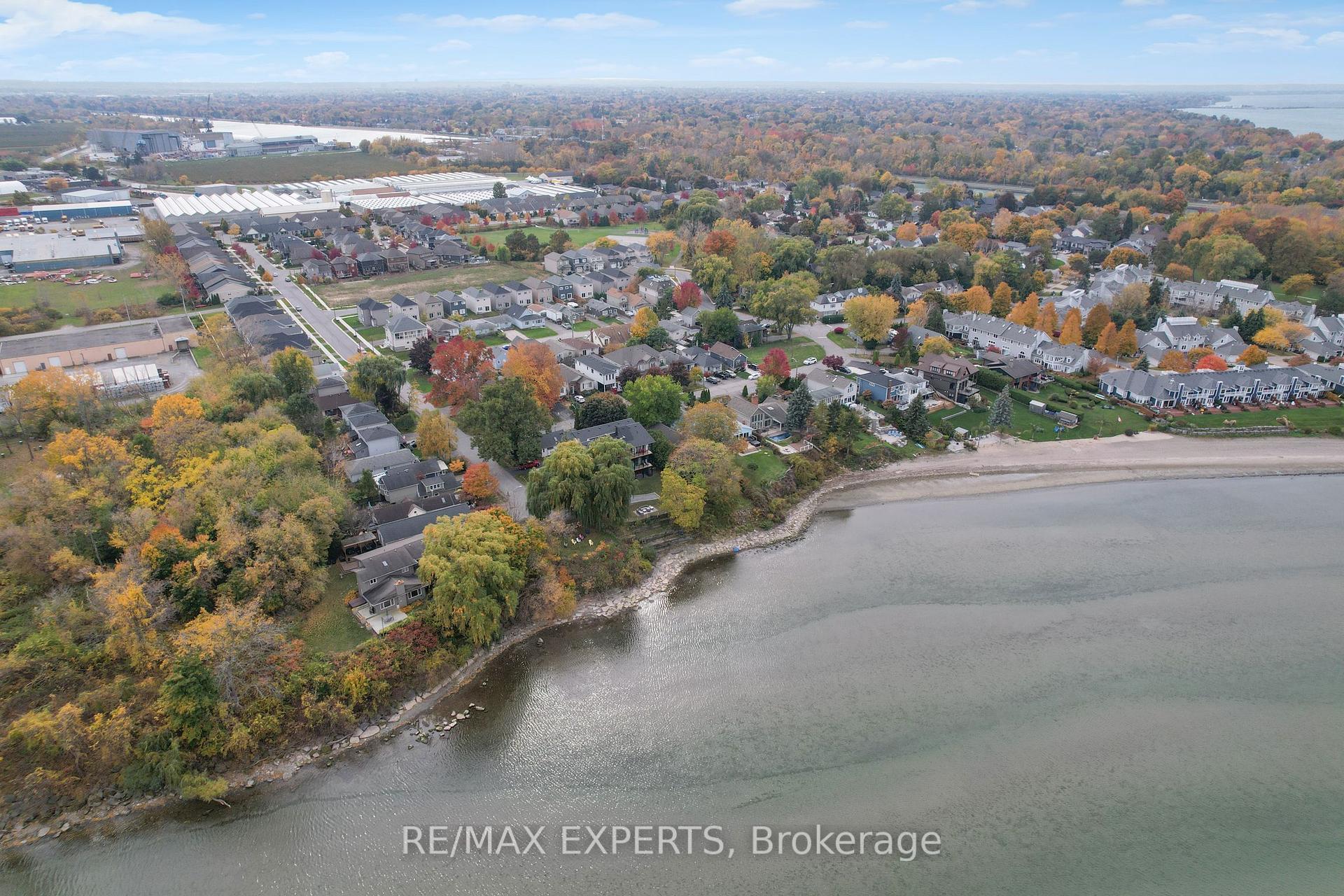 Photo 6 of 2 Bromley Drive, St. Catharines, Port Weller — HOMEH