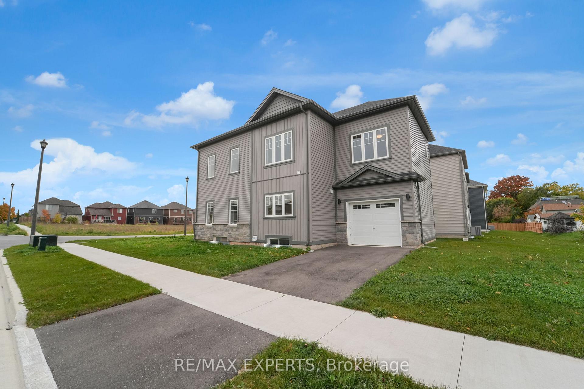 Photo 8 of 2 Bromley Drive, St. Catharines, Port Weller — HOMEH