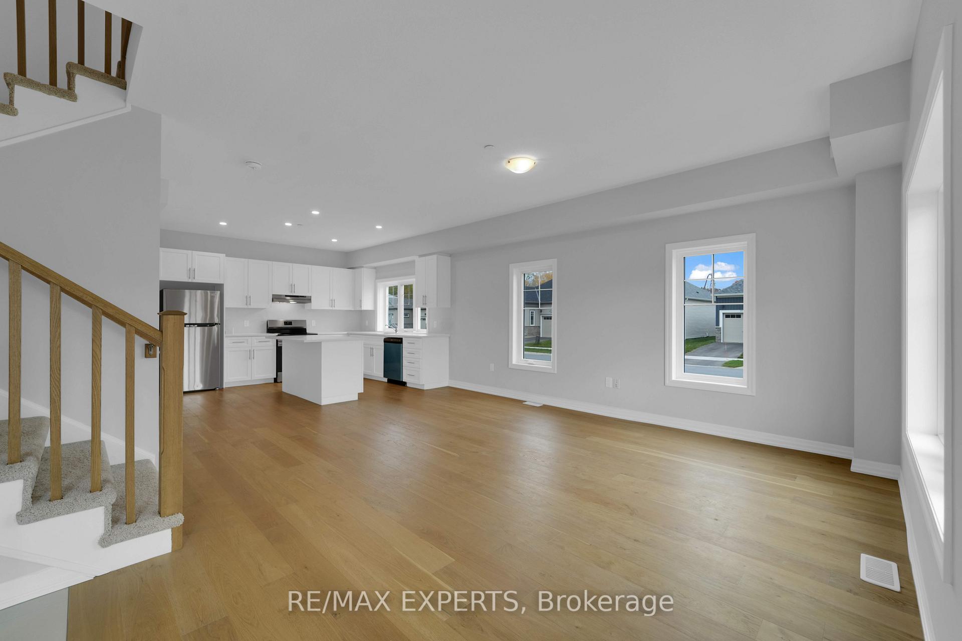 Photo 10 of 2 Bromley Drive, St. Catharines, Port Weller — HOMEH