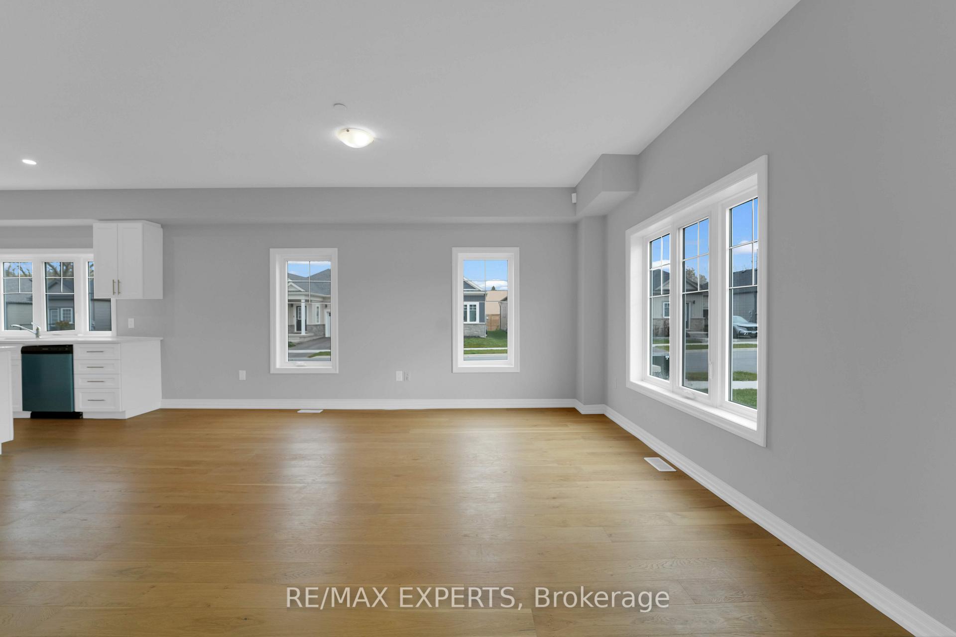 Photo 11 of 2 Bromley Drive, St. Catharines, Port Weller — HOMEH