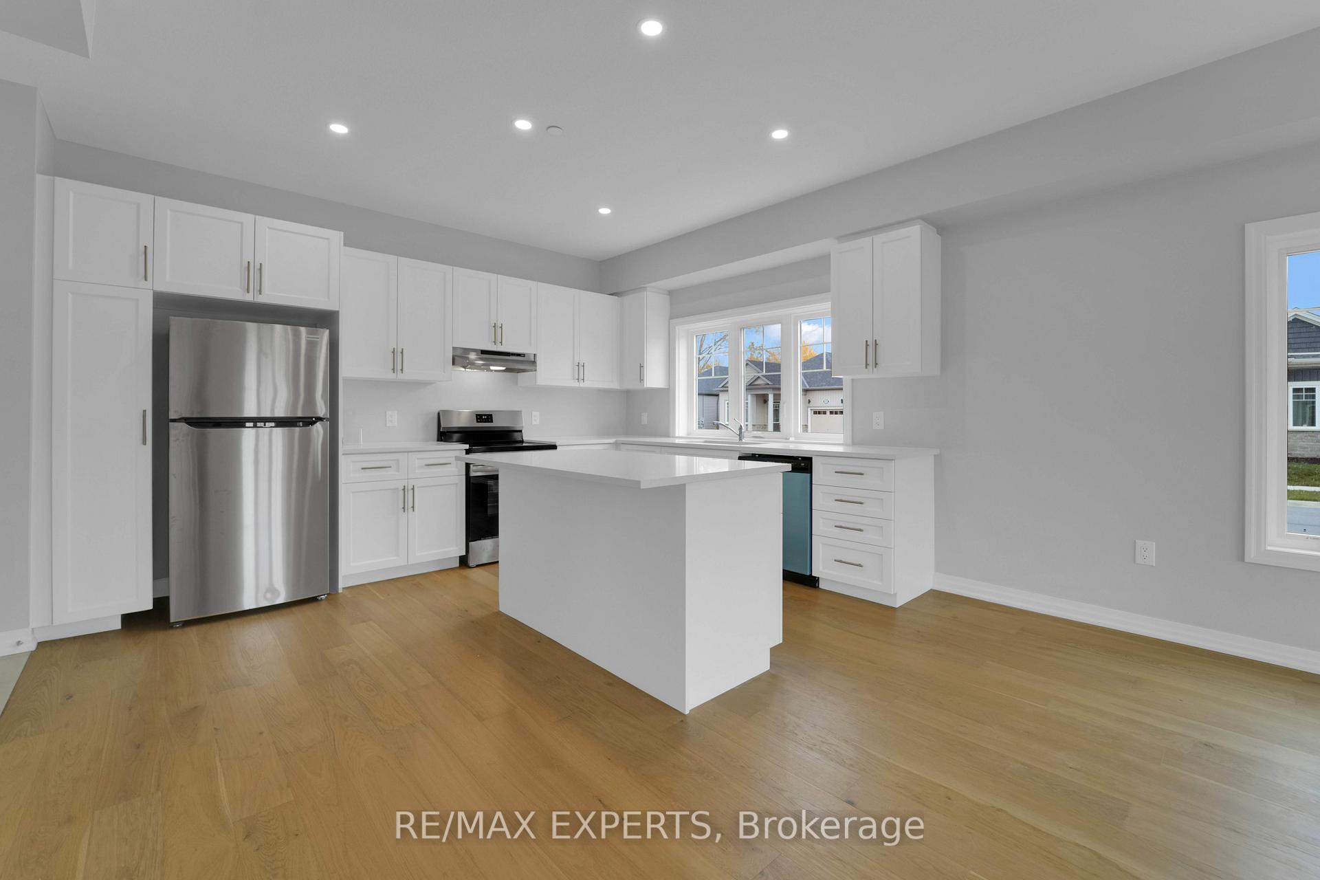 Photo 15 of 2 Bromley Drive, St. Catharines, Port Weller — HOMEH