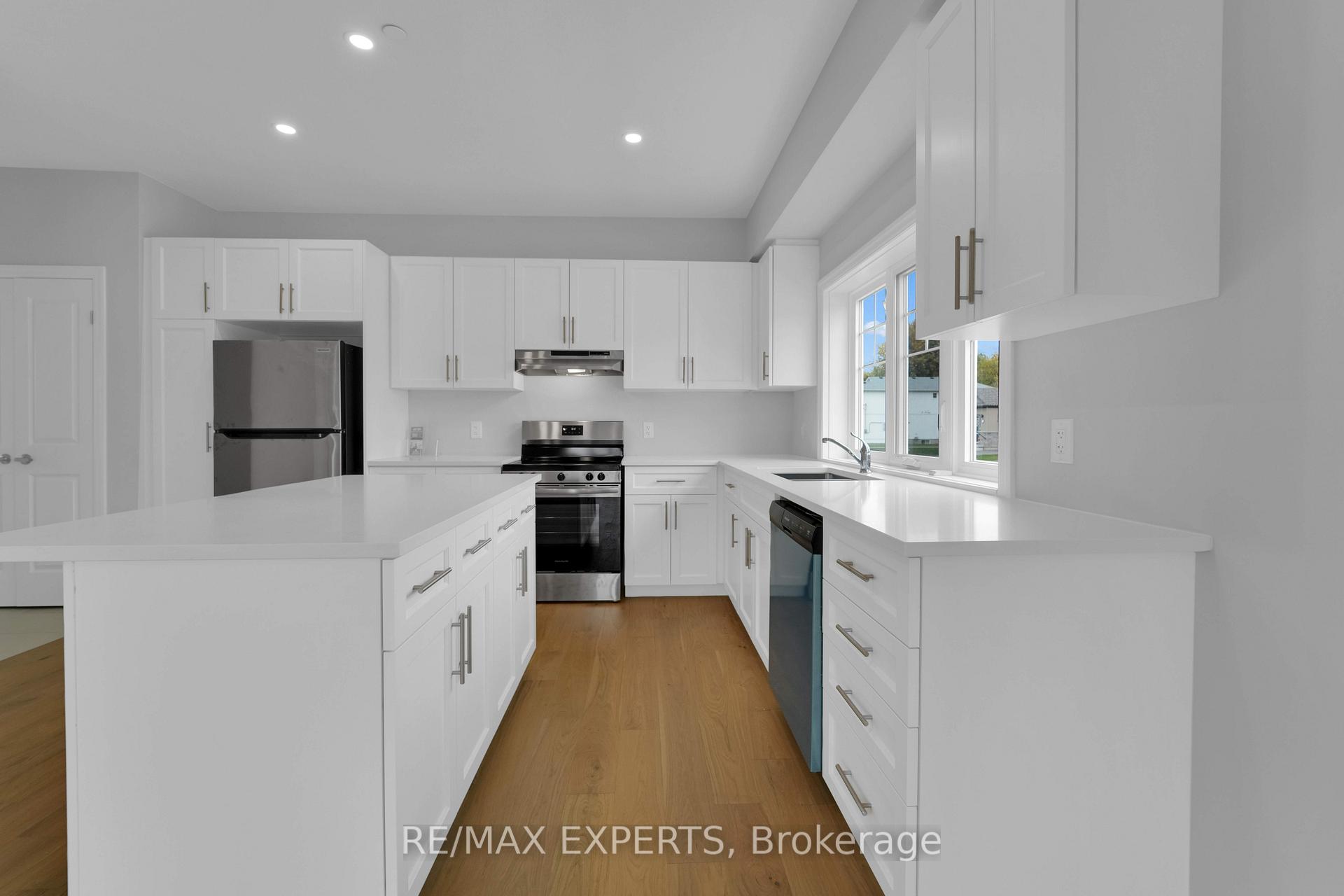 Photo 17 of 2 Bromley Drive, St. Catharines, Port Weller — HOMEH
