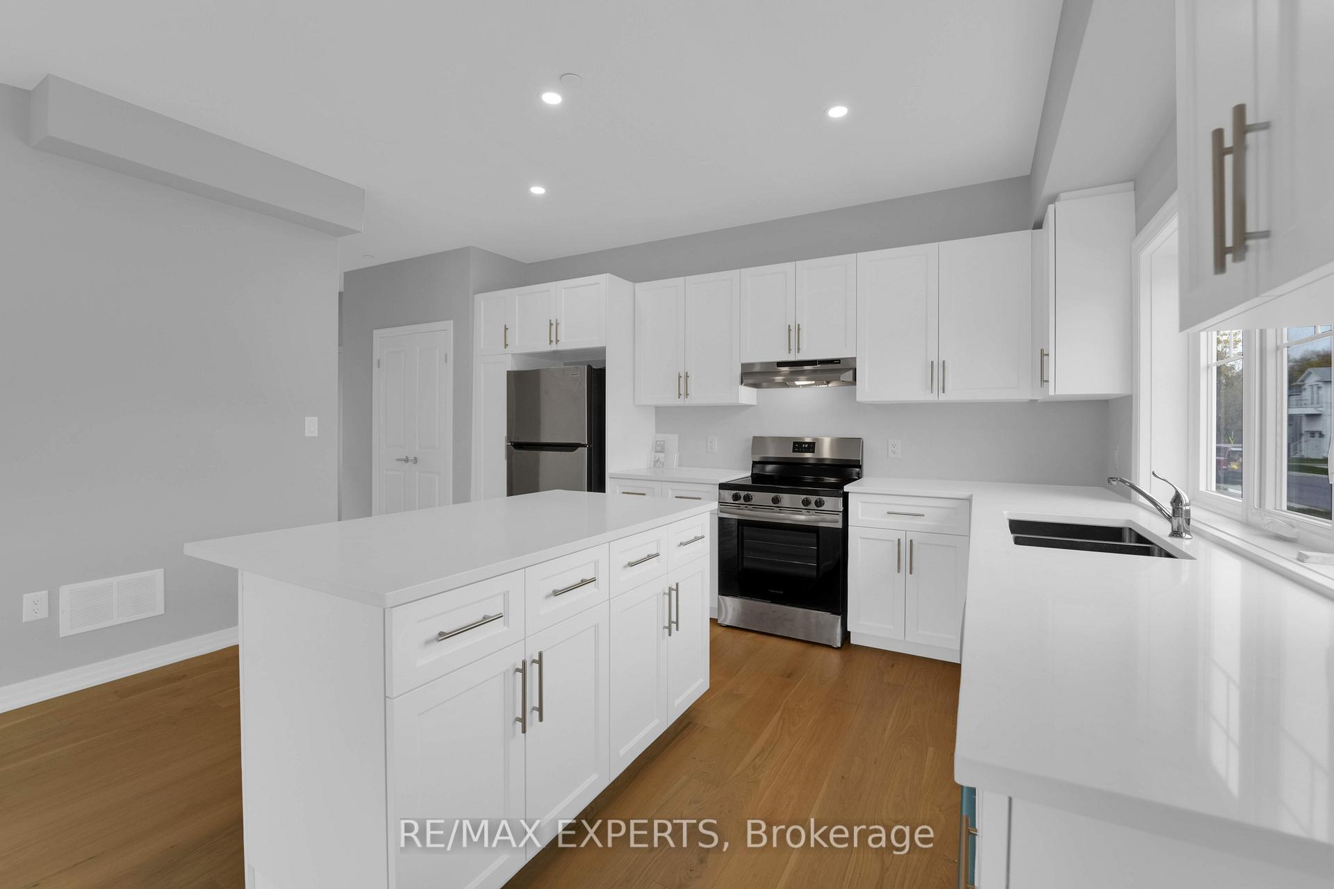 Photo 18 of 2 Bromley Drive, St. Catharines, Port Weller — HOMEH