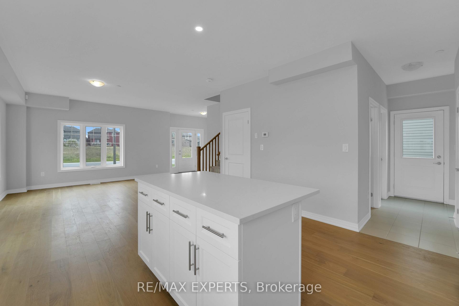 Photo 19 of 2 Bromley Drive, St. Catharines, Port Weller — HOMEH