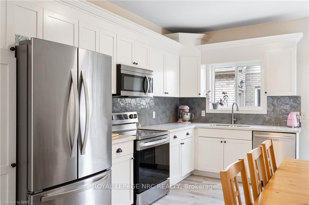 Photo 8 of 16 Shaver Road, St. Catharines, Rykert/Vansickle — HOMEH